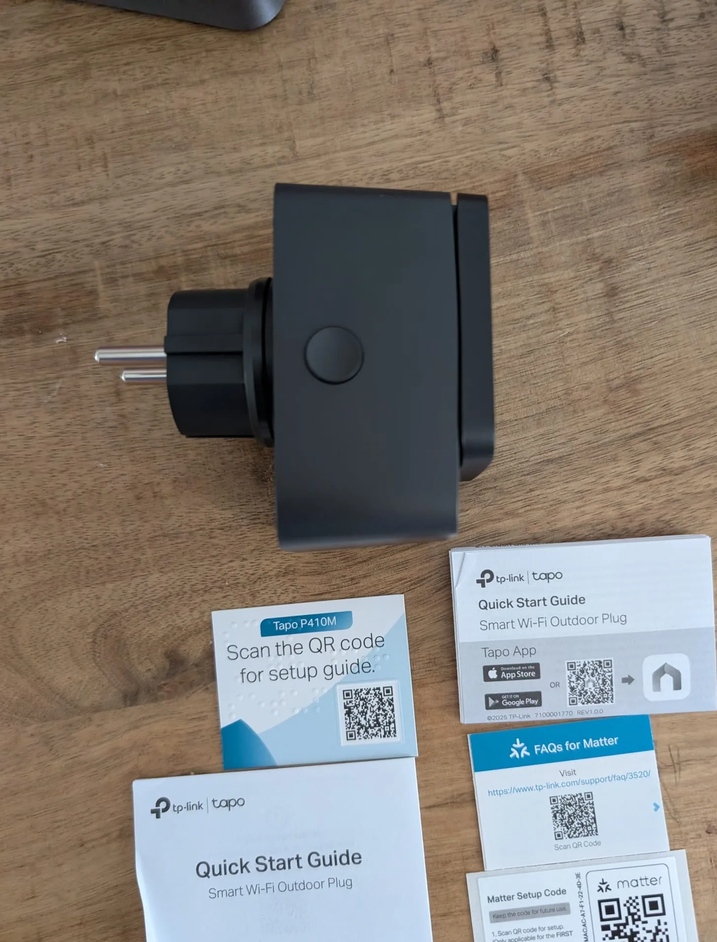 Tapo P410M achterkant close-up met rubberen beschermlaag